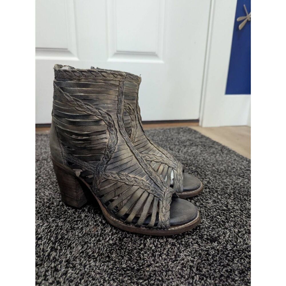 Freebird by Steven Bela Denim Blue Leather Peep Toe Booties Zip Back Women's 8